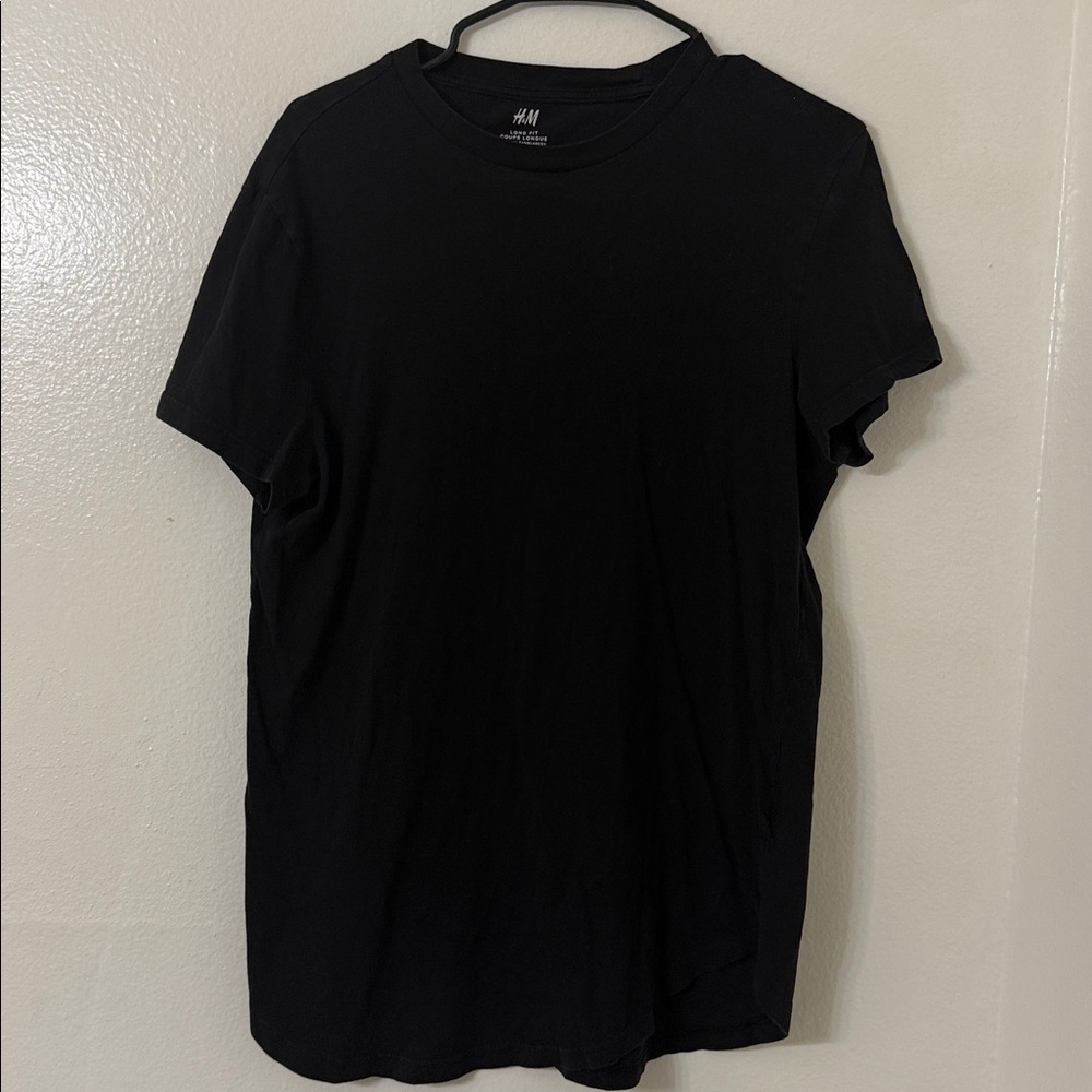 Lightly Used- H&M Black Men's Longline T-Shirt w/ Curved Hem